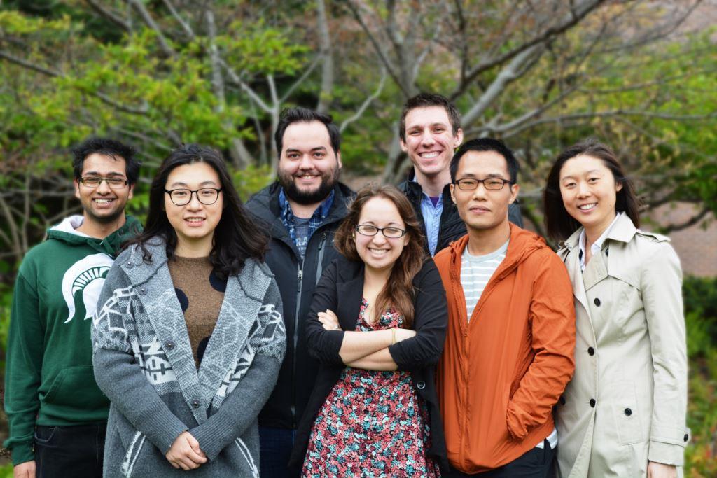 Group photo of the Lunt lab outside in front of a tree 2017